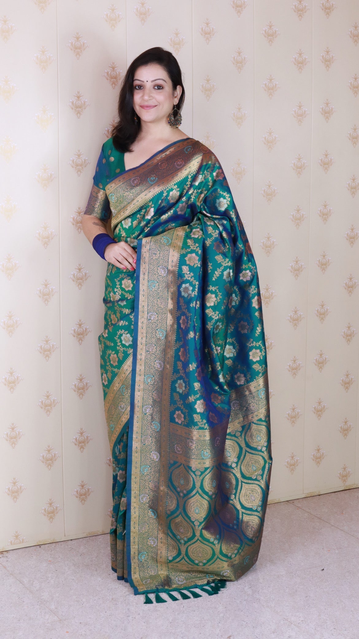 Green Banarasi Jaal Soft Silk Gold Zari Meenakari Woven Saree