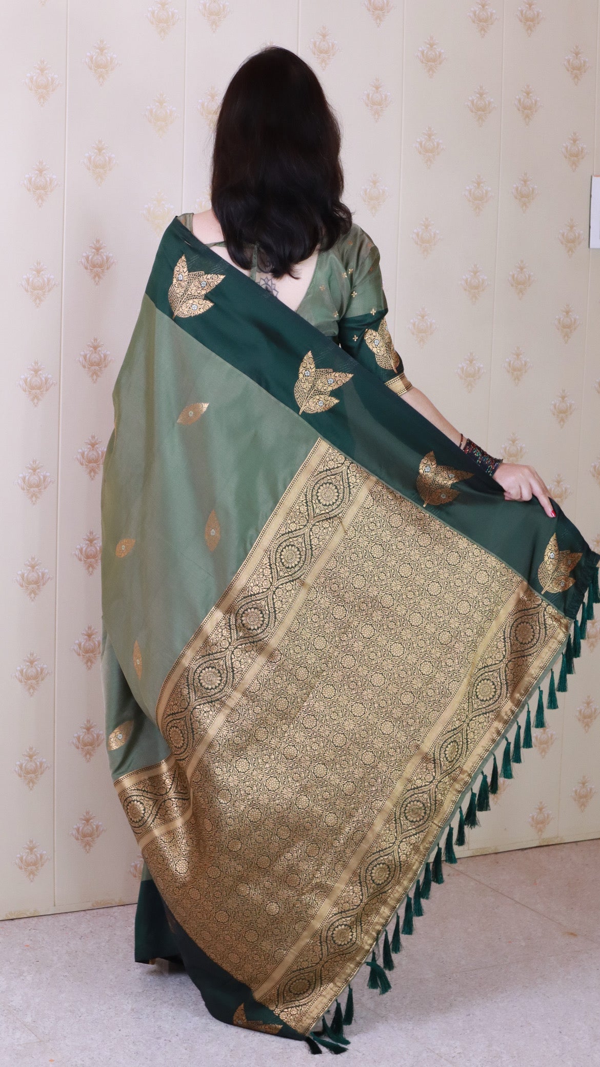 Grey Soft Silk Dusty Concept Floral Zari Woven Saree