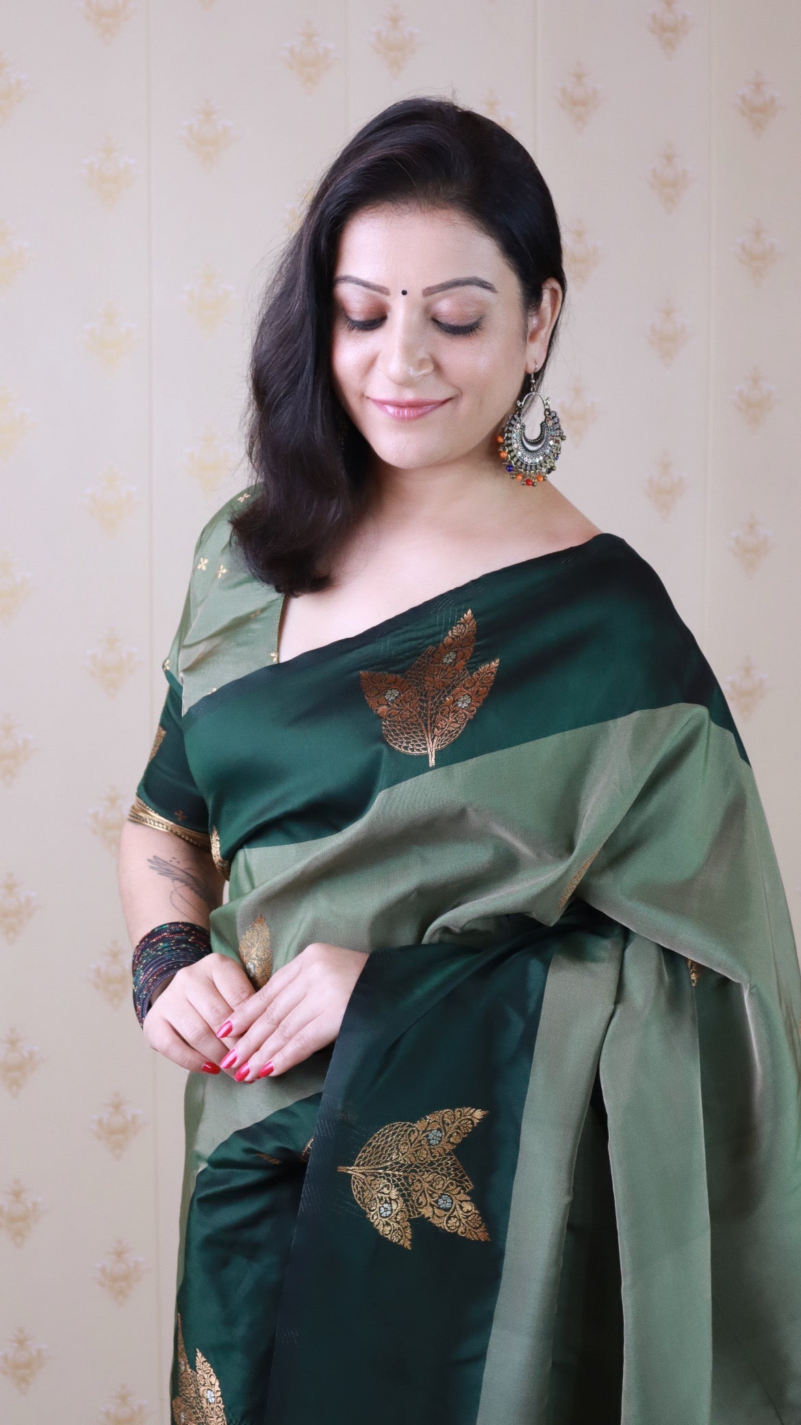 Grey Soft Silk Dusty Concept Floral Zari Woven Saree