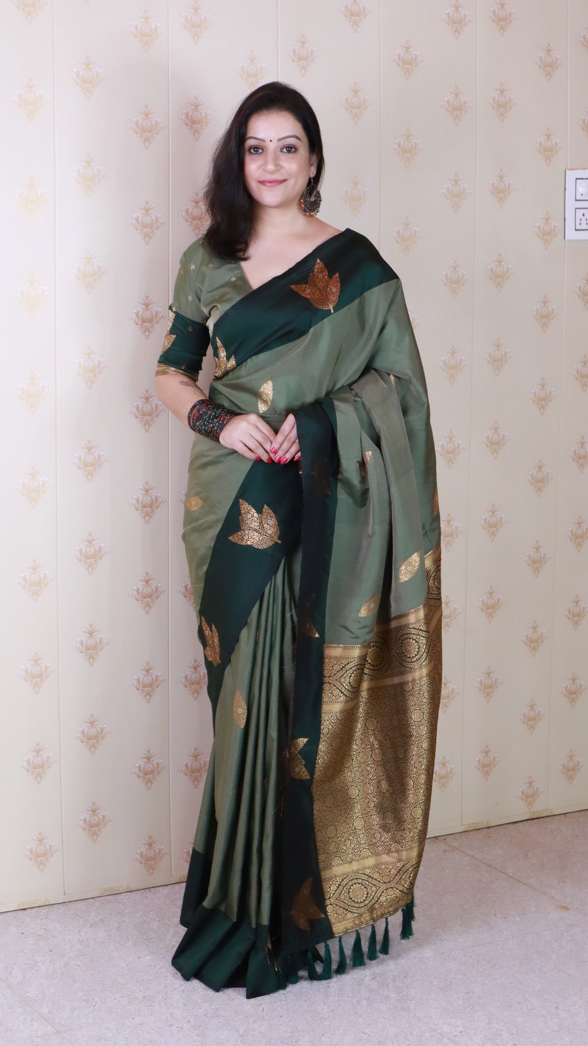 Grey Soft Silk Dusty Concept Floral Zari Woven Saree
