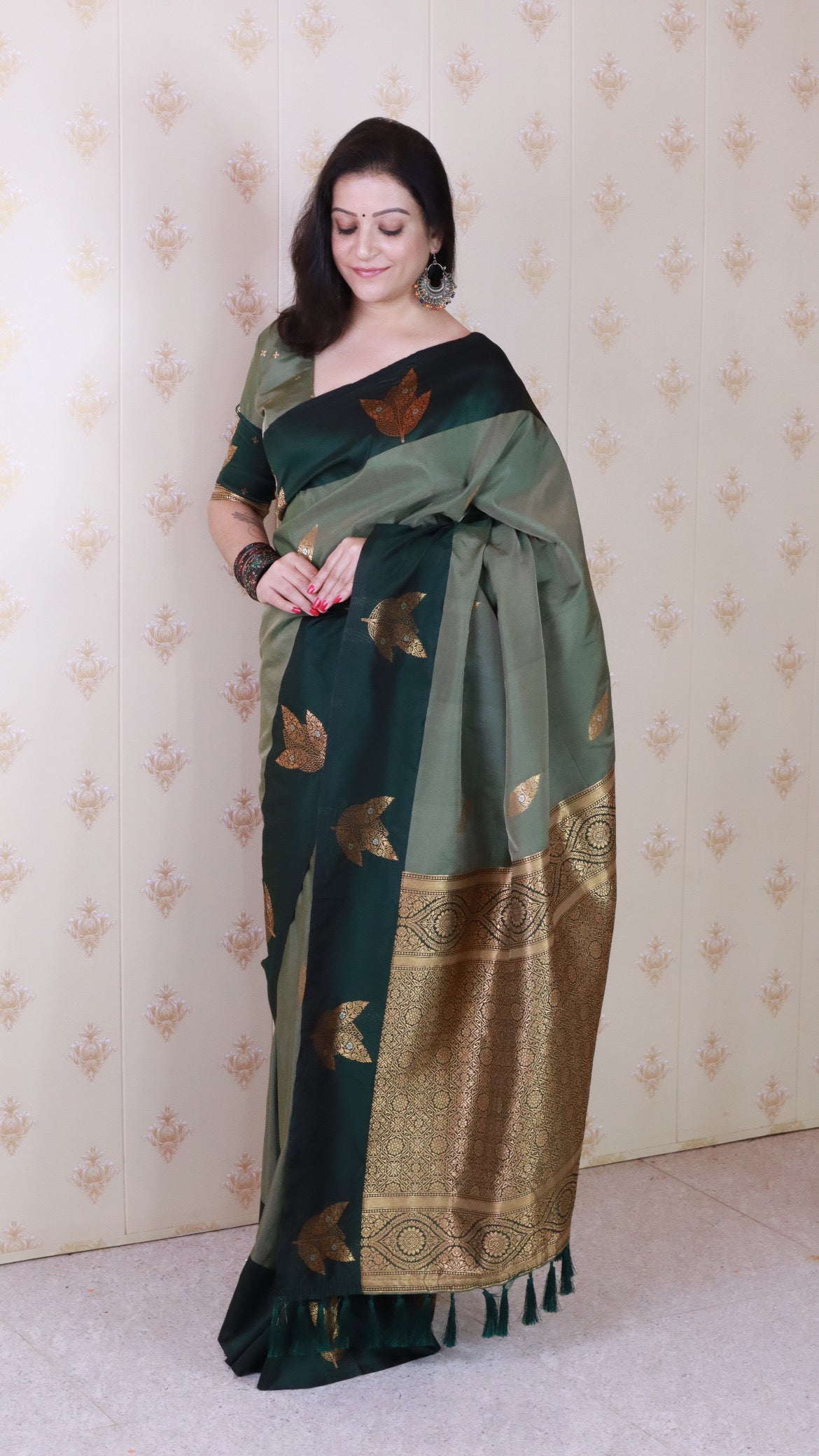 Grey Soft Silk Dusty Concept Floral Zari Woven Saree