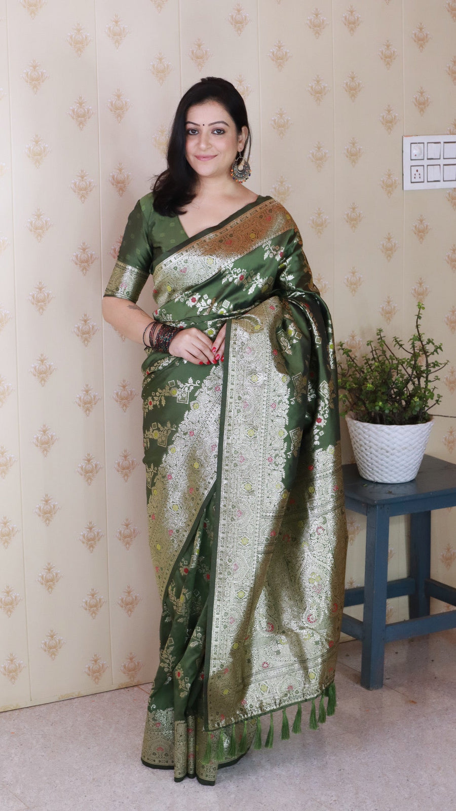 Mehendi Green Soft Silk Banarasi Jaal Meenakari Zari Woven Saree