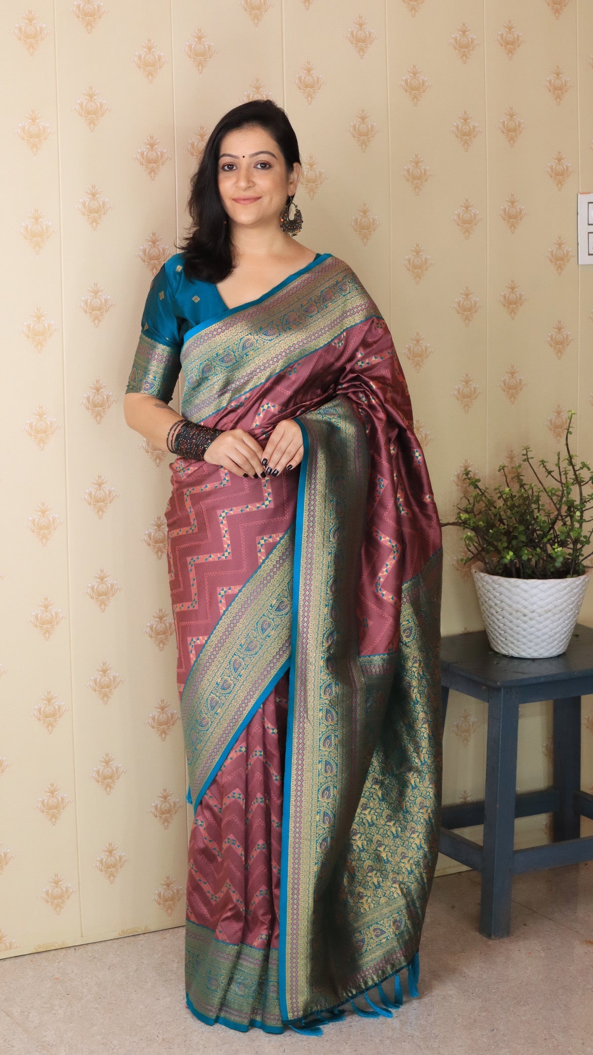 Coral Pink Soft Silk Banarasi ZigZag Meenakari Zari Woven Saree