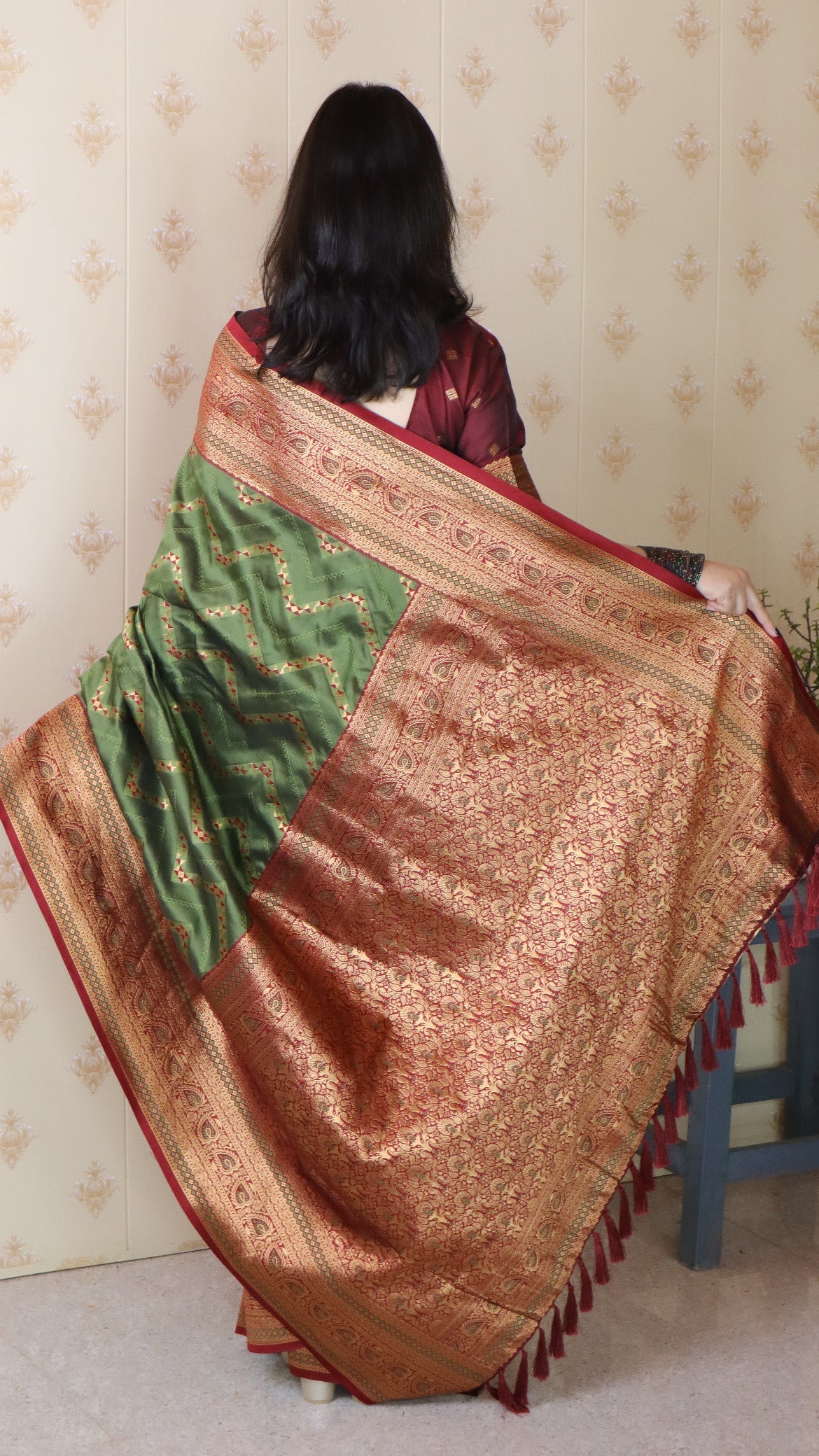 Green with Maroon Soft Silk Banarasi ZigZag Meenakari Zari Woven Saree