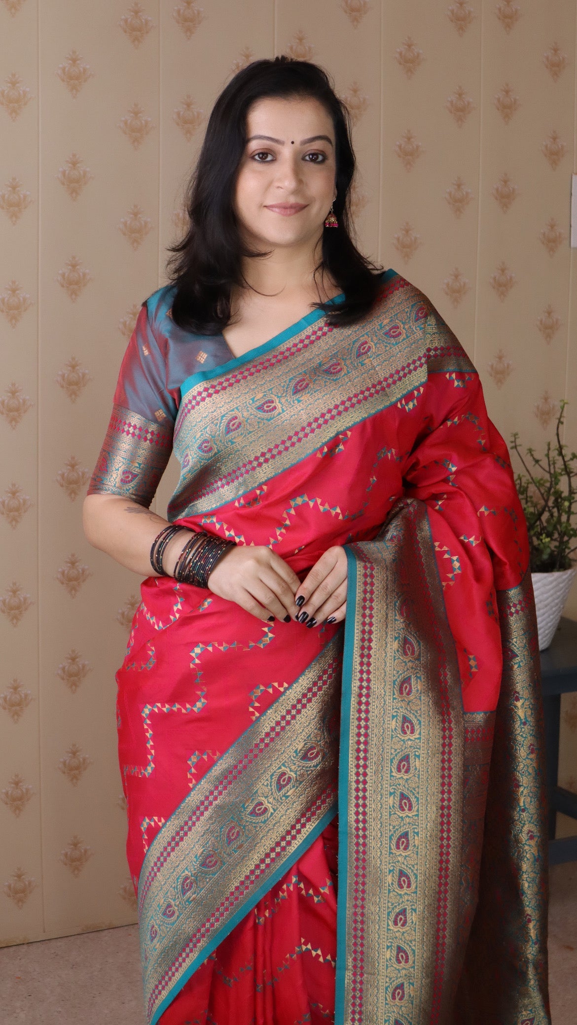 Pink Soft Silk Banarasi ZigZag Meenakari Zari Woven Saree