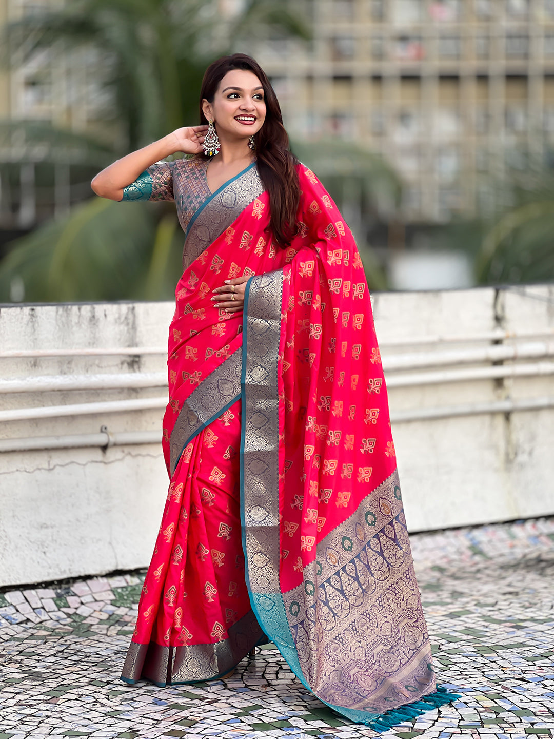 Pink Soft Silk Zari Woven Ikkat Patola Saree with Contrast Weaves