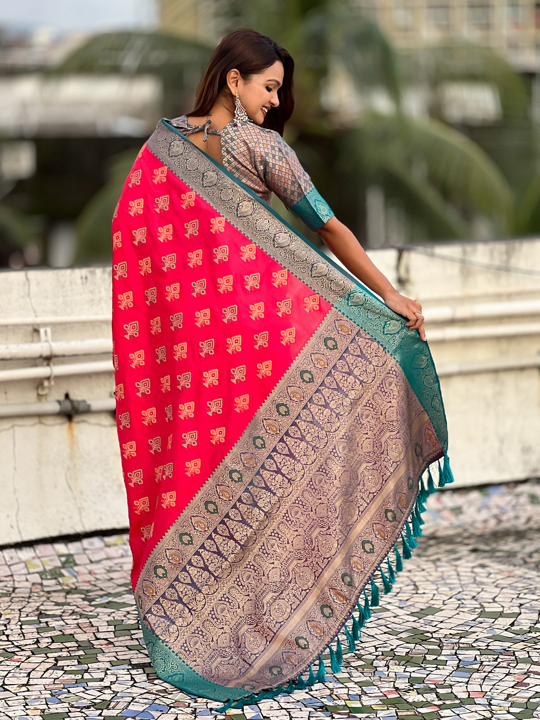 Pink Soft Silk Zari Woven Ikkat Patola Saree with Contrast Weaves