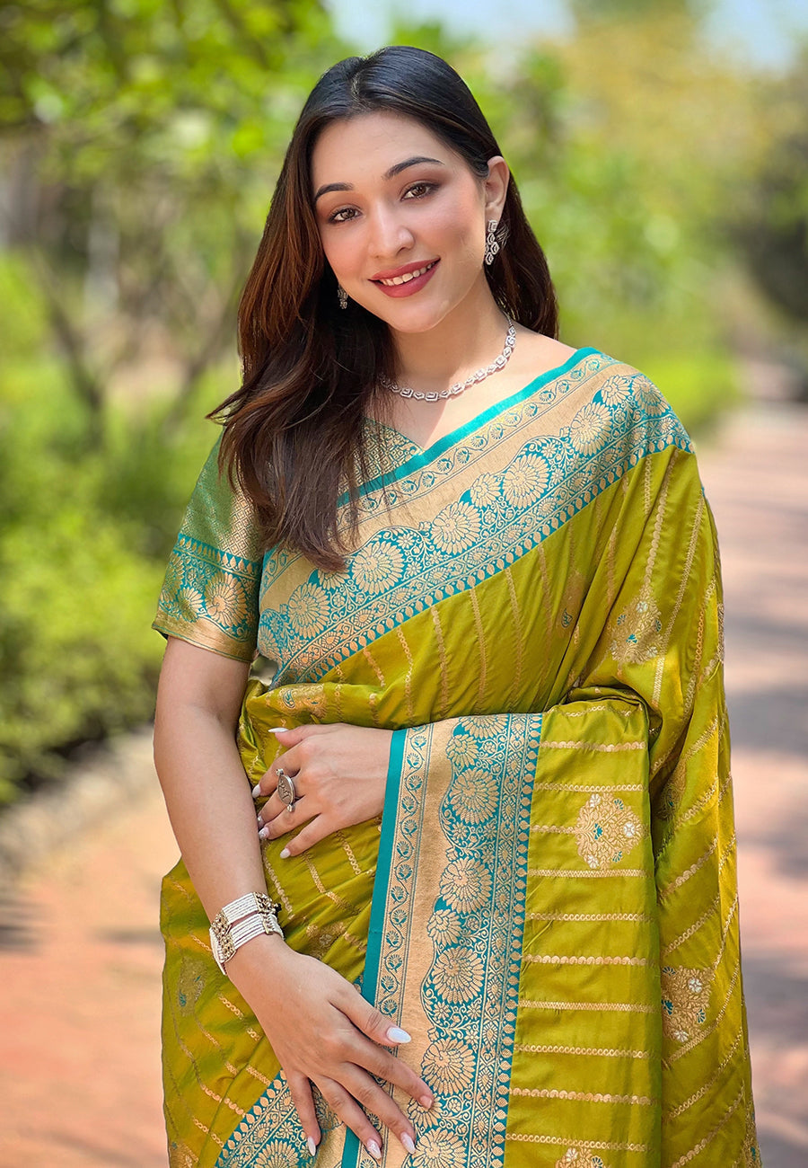 Mehendi Green Pink Soft Silk Contrast Zari Woven Saree