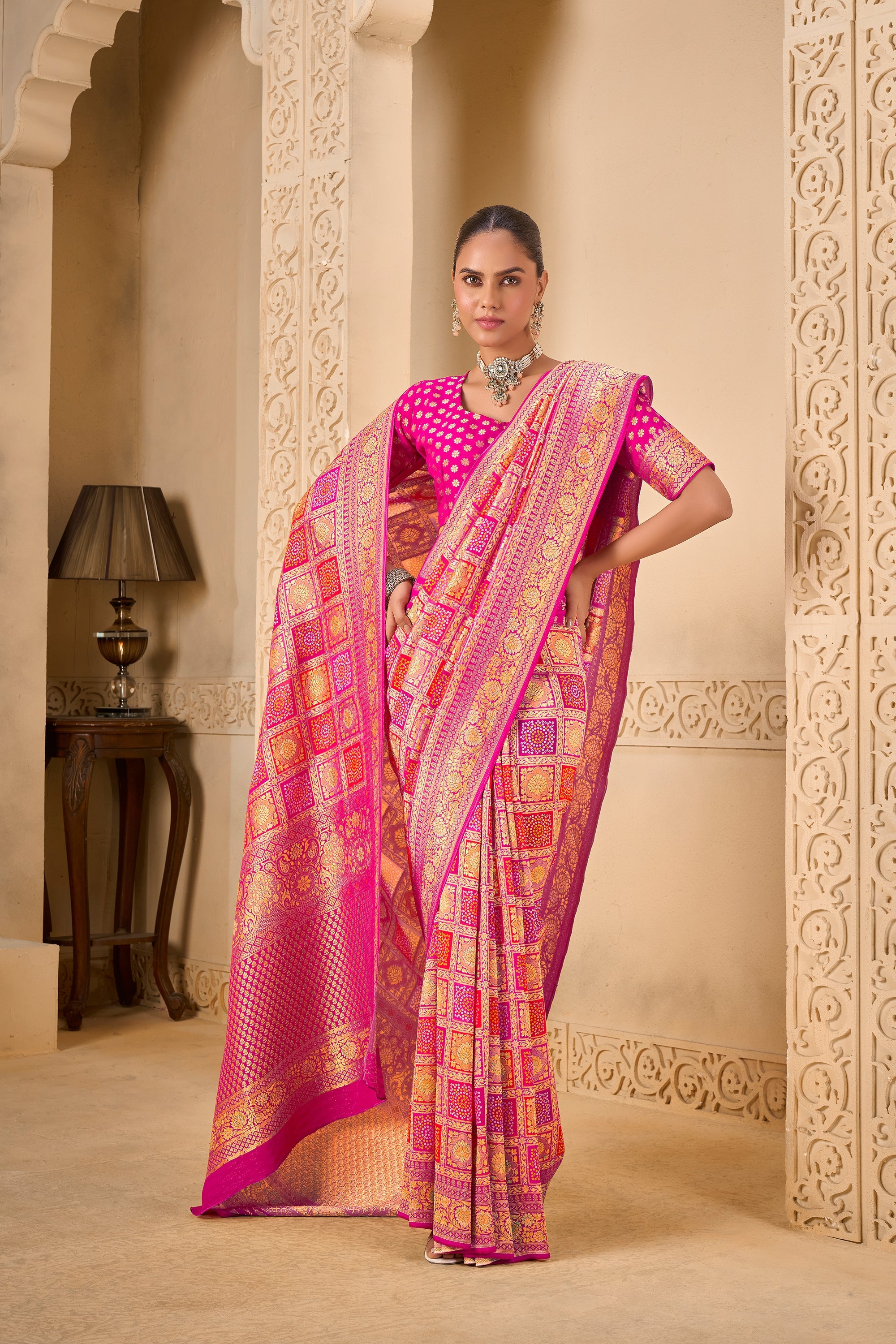 Premium Peachy Pink Saree – Stylish & Sophisticated - Gunj Fashion