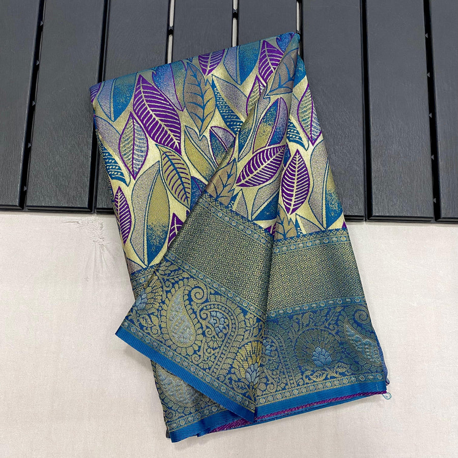 Graceful Firozi Kanchipattu Silk Traditional Saree With Contrast Weaving Border