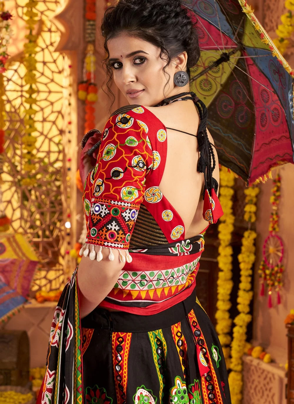 Navratri 2025 lehenga choli set with 7-meter flair

