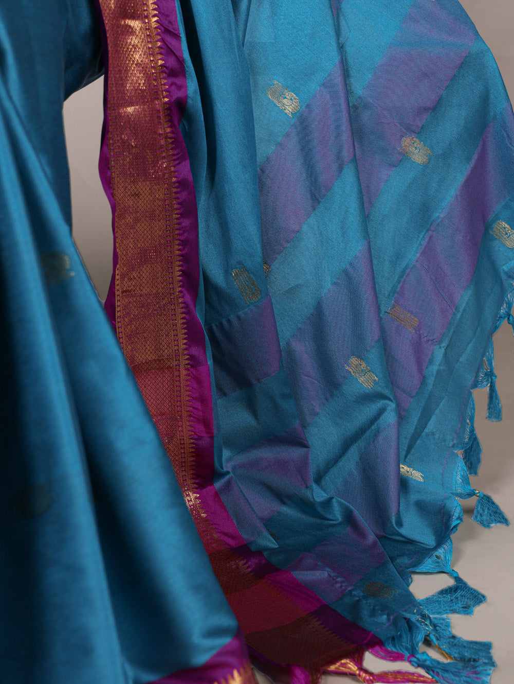 Sky blue saree with unstitched blouse piece