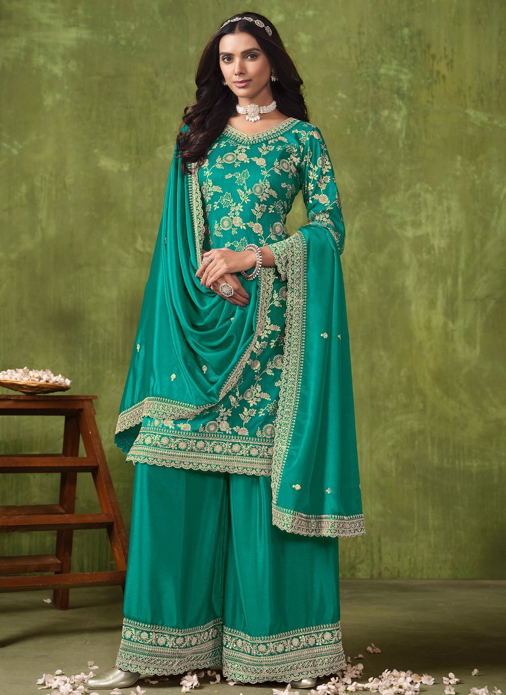 embroidered-dola-silk-pakistani-suit-in-turquoise