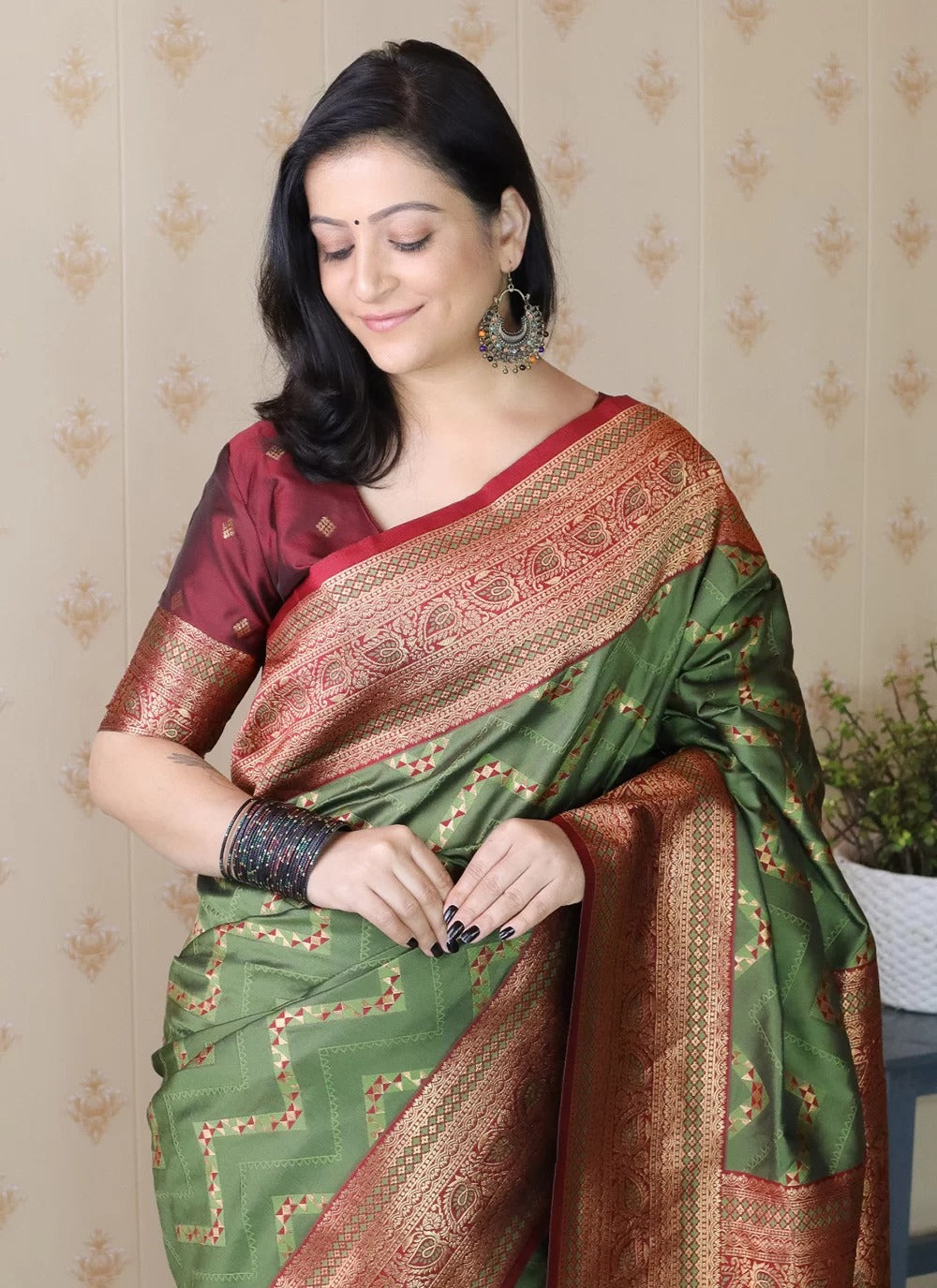 Traditional Green Red Banarasi Silk Saree with Gold Zari Geometric Weave