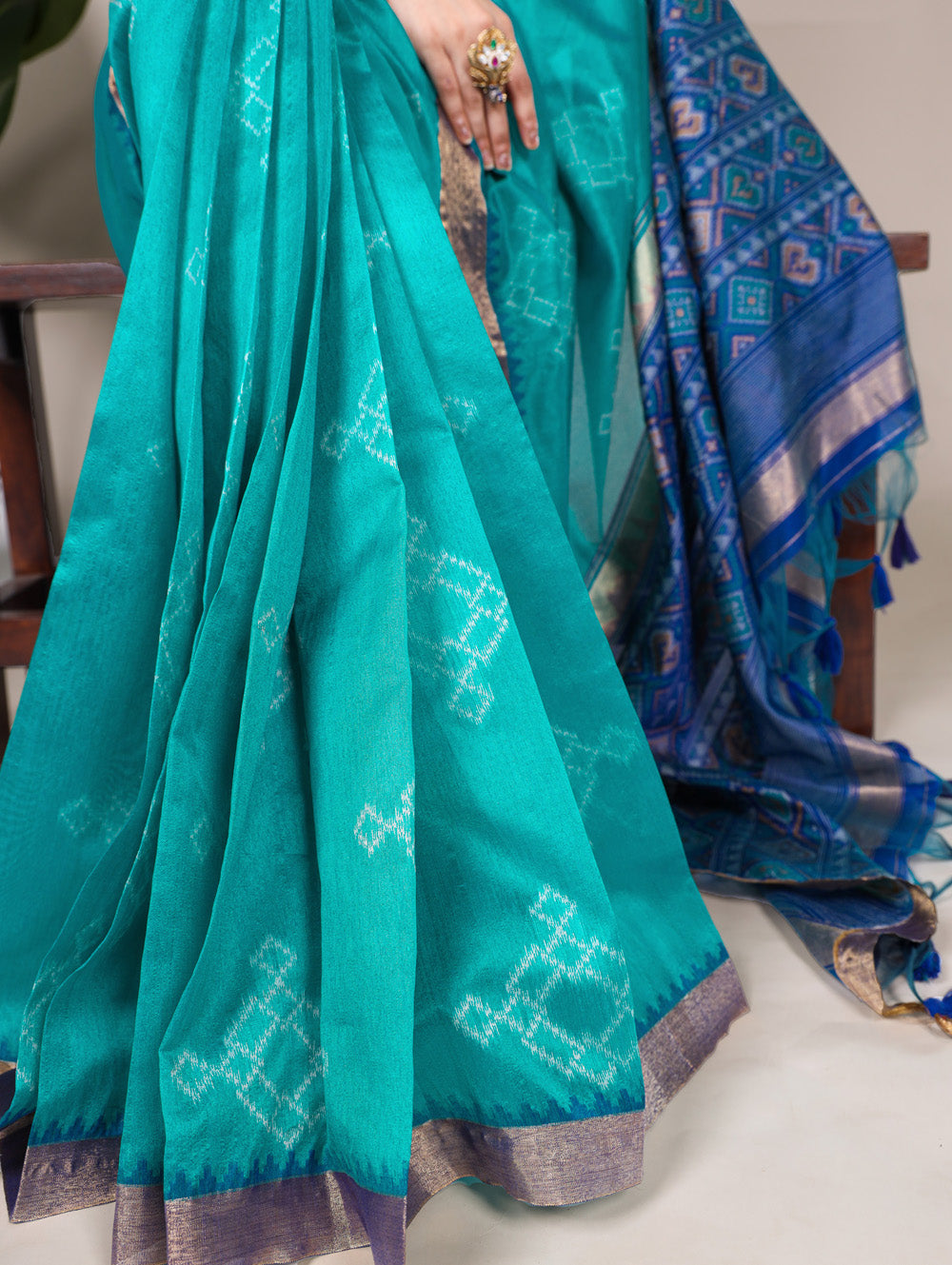 Jacquard silk saree with unstitched blouse