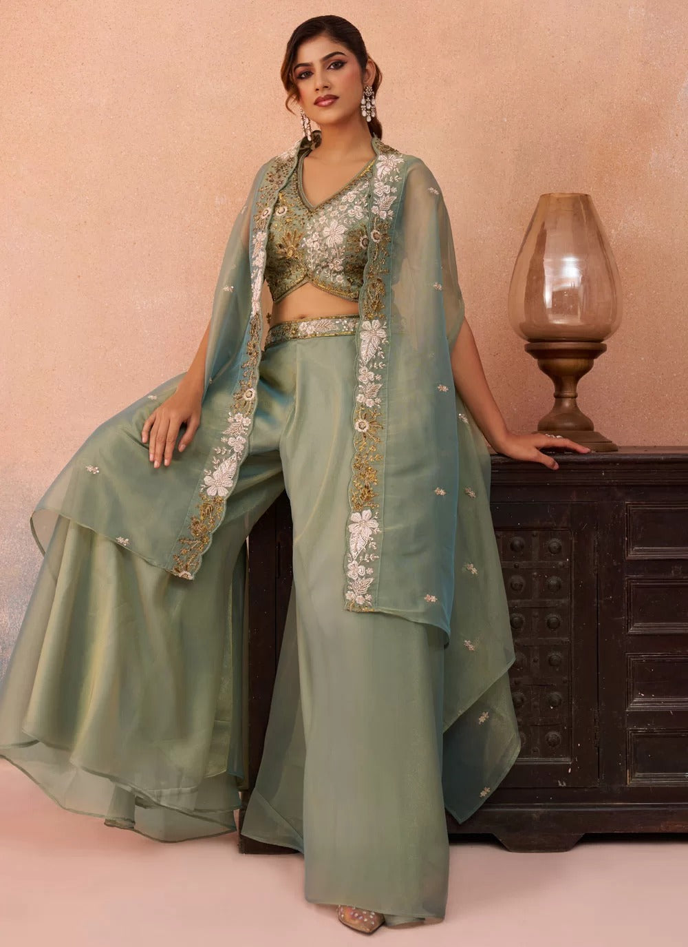 Elegant pista indo western outfit for wedding guest styling