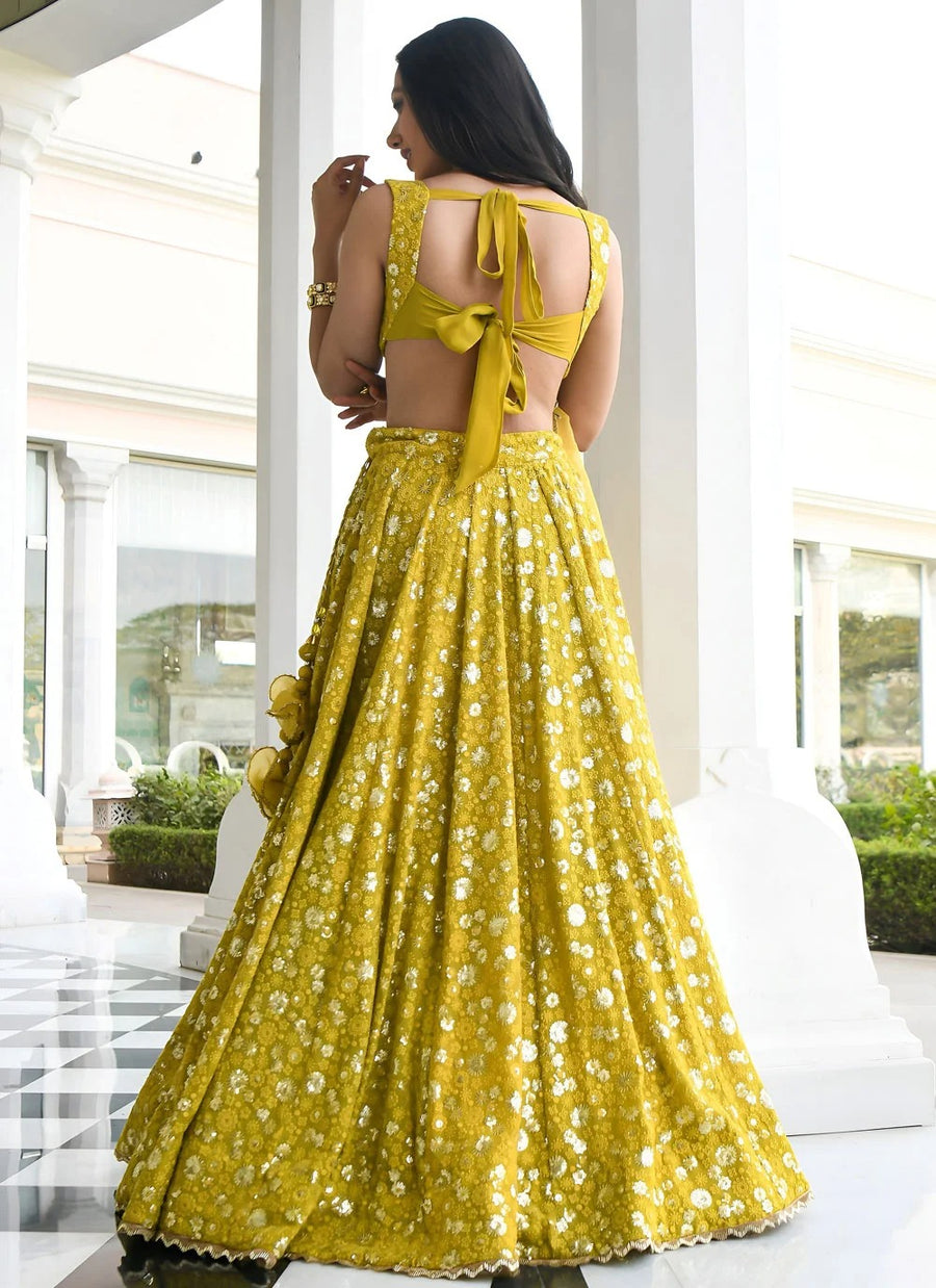 Thread embroidered mehndi outfit for women
