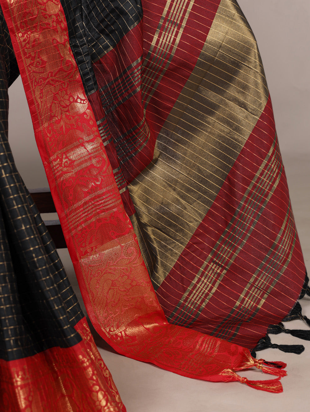 Black Poly Cotton Chex Saree with Zari Weaving & Matching Blouse Piece