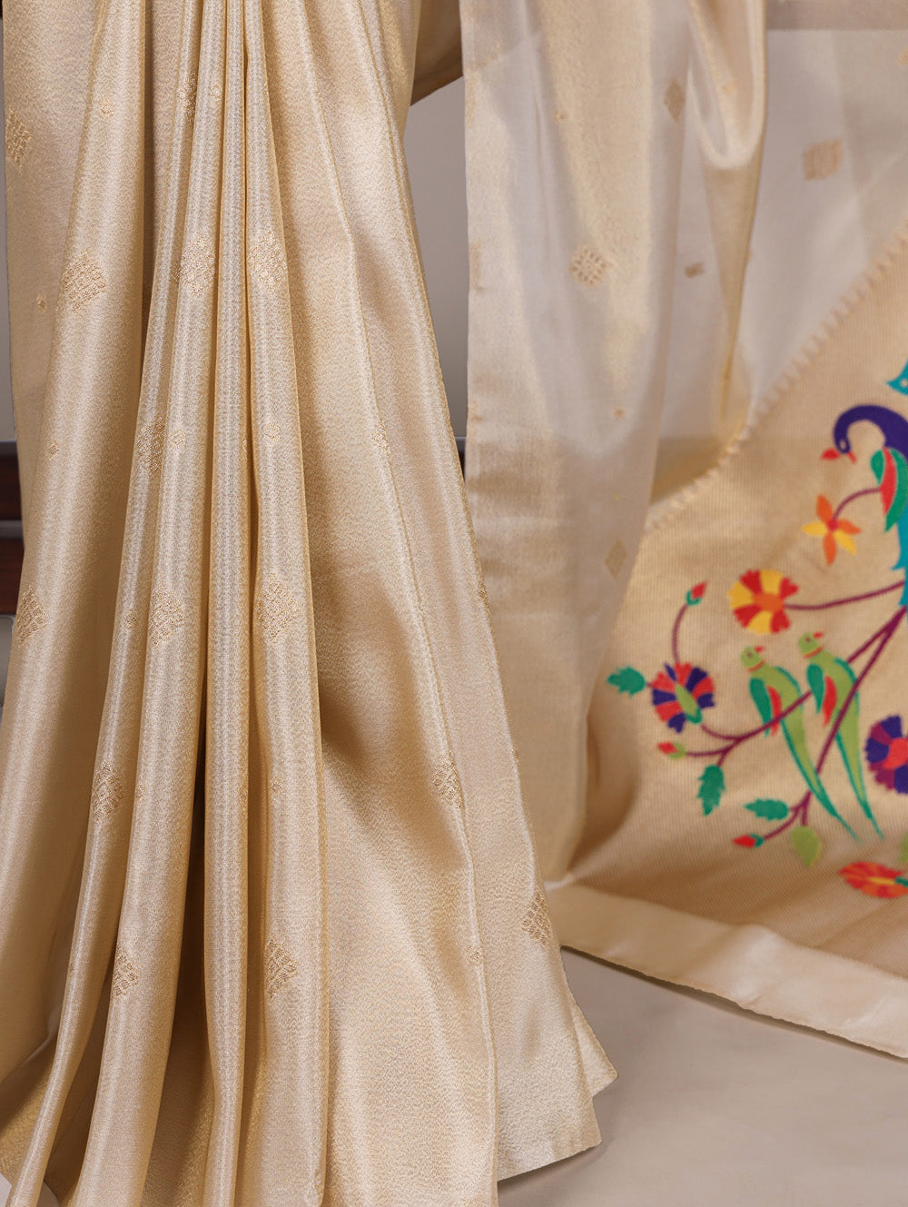 Zari weaving on tissue Paithani saree