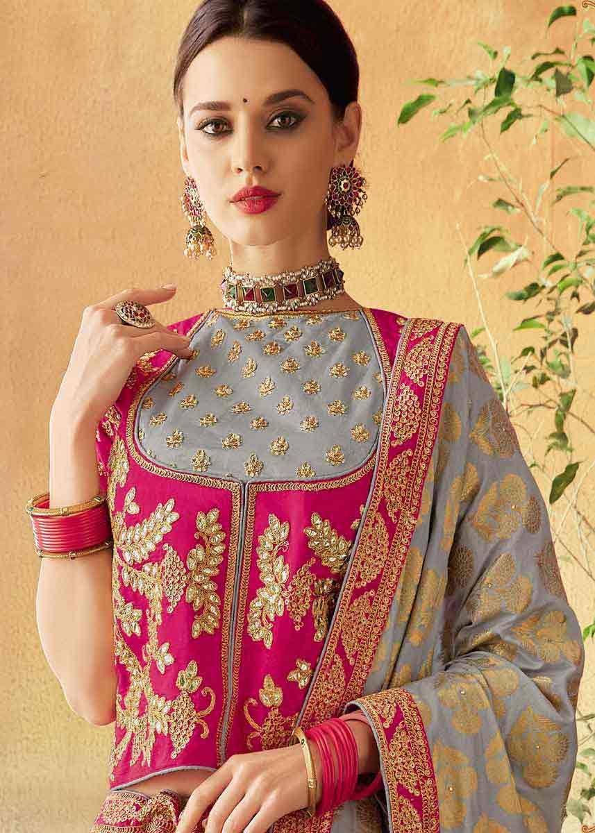 Buy Captivating Light Pink Color Designer Wedding Wear Brocade Banarasi  Silk Lehenga Choli | Lehenga-Saree